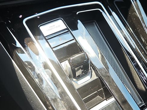 New 2026 Volkswagen GTI SE FWD image 17