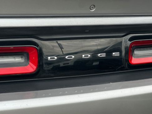 Used 2018 Dodge Challenger SXT image 26