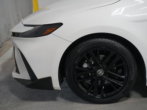 Certified 2025 Toyota Camry SE image 5