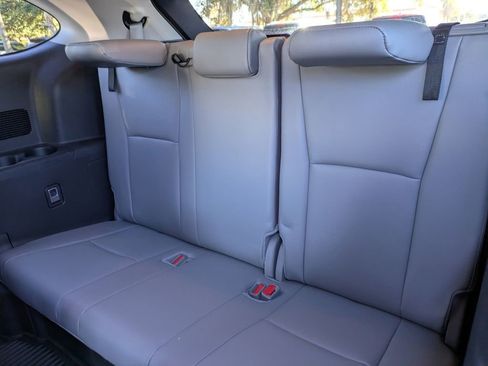 Used 2024 Toyota Highlander XLE image 15