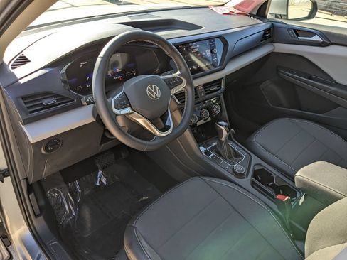 Certified 2023 Volkswagen Taos SE AWD/4WD image 8