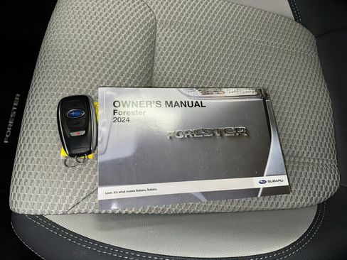 Used 2024 Subaru Forester Premium AWD/4WD image 4