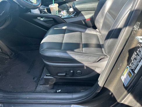 Used 2024 Kia Telluride S w/ S Sunroof Package FWD image 3