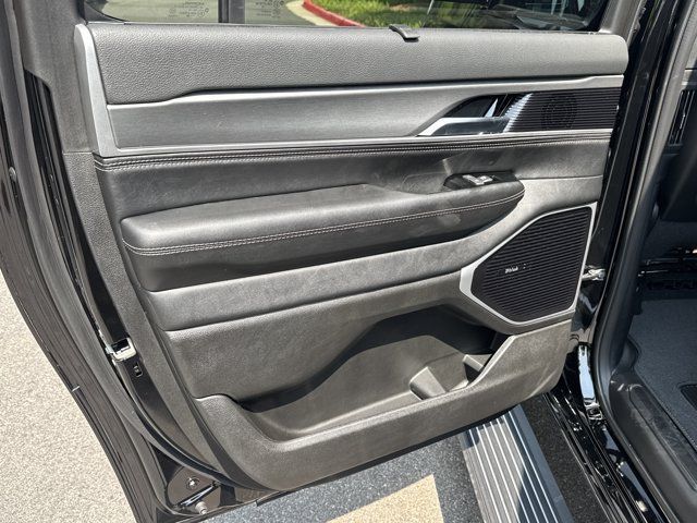 New 2026 Jeep Grand Wagoneer L Limited AWD/4WD image 14