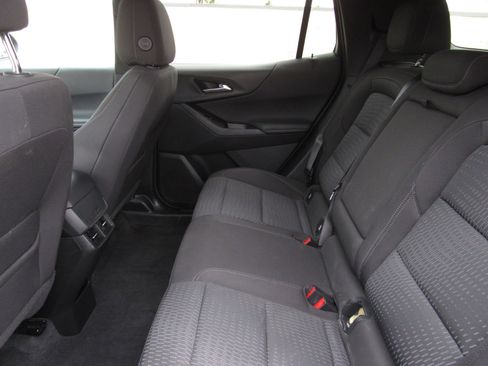 Used 2025 Chevrolet Equinox LT AWD/4WD image 13