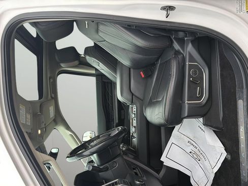 Used 2019 Ford Expedition Platinum AWD/4WD image 12