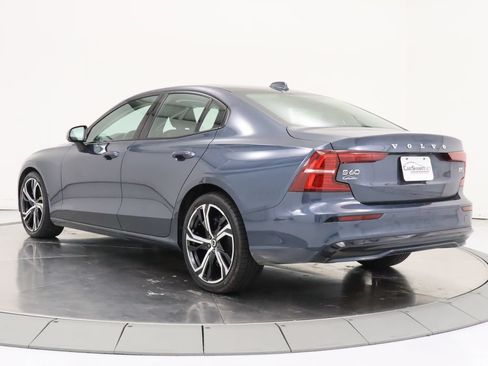 Used 2024 Volvo S60 B5 Core FWD image 3