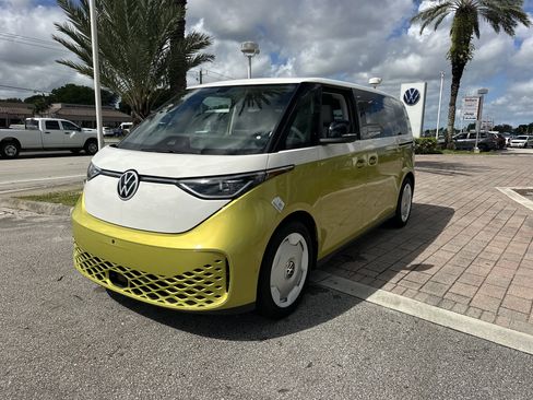 New 2025 Volkswagen ID. Buzz 1st Edition image 3
