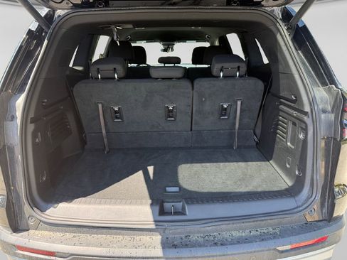 Used 2025 GMC Acadia Elevation AWD/4WD image 19