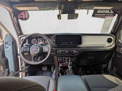 Used 2025 Jeep Gladiator Sport AWD/4WD image 14