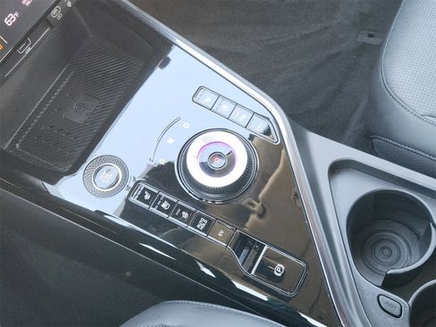 Used 2023 Kia Niro SX Touring image 20