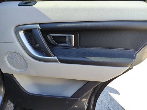 Used 2017 Land Rover Discovery Sport HSE image 47