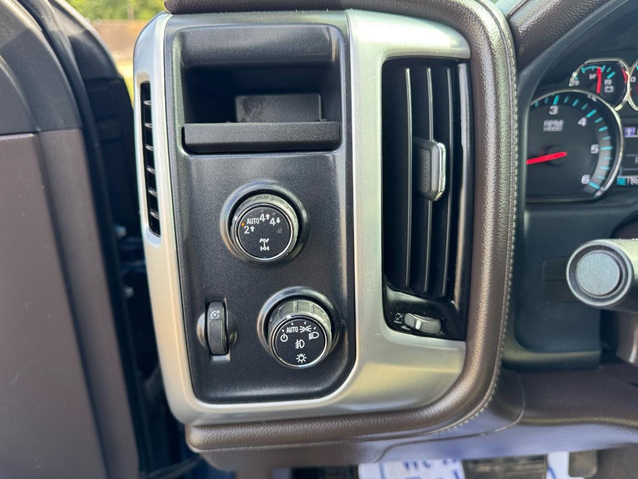 Used 2018 GMC Sierra 1500 SLT w/ SLT Premium Package AWD/4WD image 26