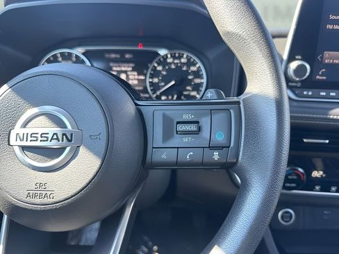 Used 2021 Nissan Rogue SV image 15