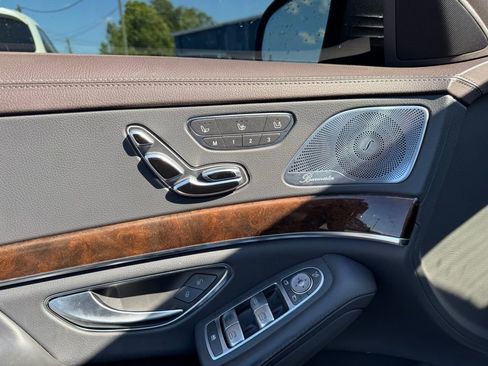 Used 2019 Mercedes-Benz S 560 Sedan image 23