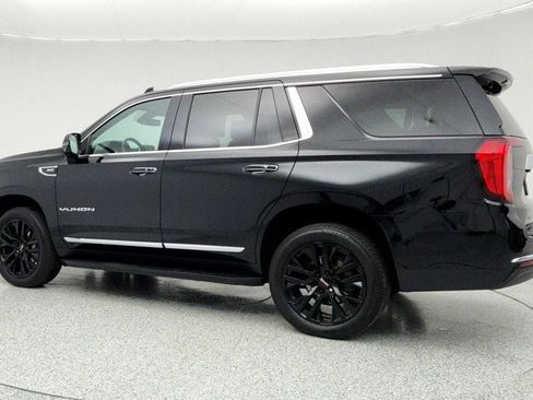 Used 2021 GMC Yukon SLT w/ SLT Premium Package image 7