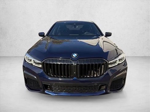 Used 2022 BMW 750i xDrive w/ Executive Package AWD/4WD image 2