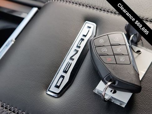 Used 2025 GMC Yukon XL Denali image 49