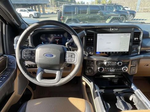 Used 2025 Ford F250 Lariat w/ Lariat Ultimate Package image 12