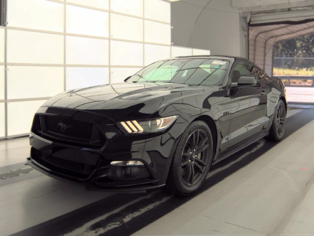 Used 2017 Ford Mustang GT RWD image 2