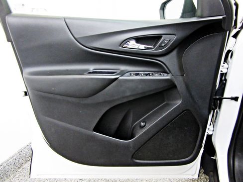 Used 2018 Chevrolet Equinox LT image 7