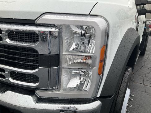 New 2025 Ford F450 XL w/ XL Chrome Package image 9