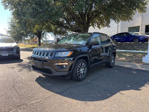 Used 2018 Jeep Compass Latitude w/ Popular Equipment Group image 3