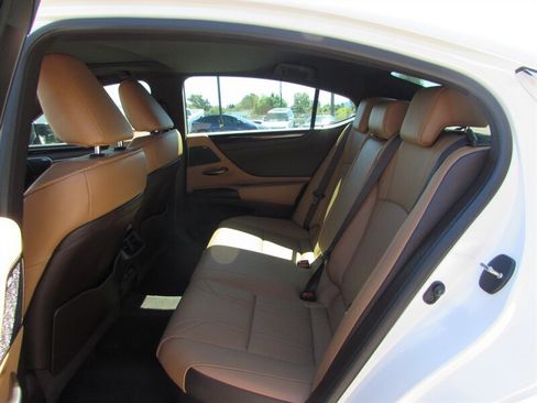 Used 2021 Lexus ES 300h w/ Accessory Package FWD image 27