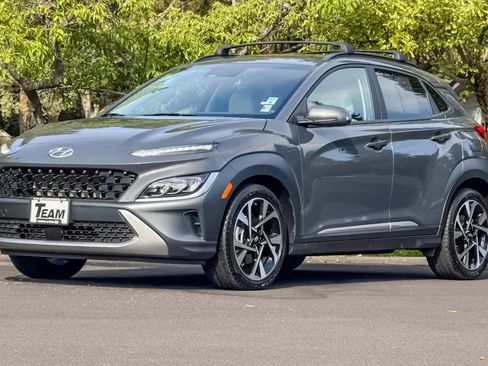 Used 2023 Hyundai Kona Limited AWD/4WD image 9