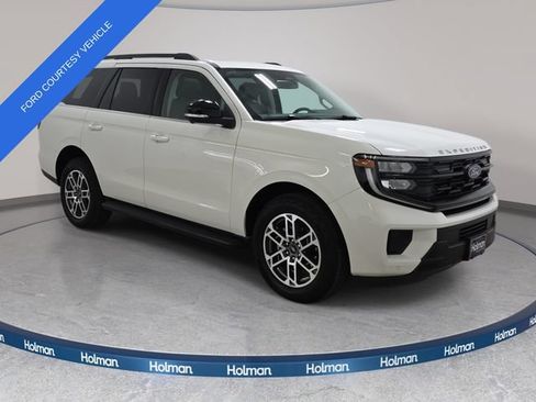 Used 2026 Ford Expedition Active AWD/4WD image 4