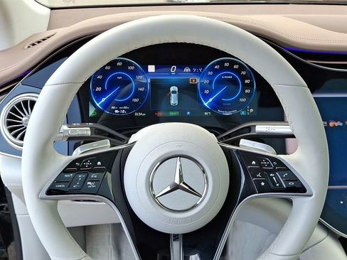 Used 2023 Mercedes-Benz EQS 580 4MATIC SUV image 26