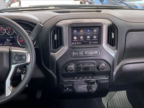 Used 2021 Chevrolet Silverado 1500 Custom Trail Boss w/ Safety Confidence Package AWD/4WD image 8