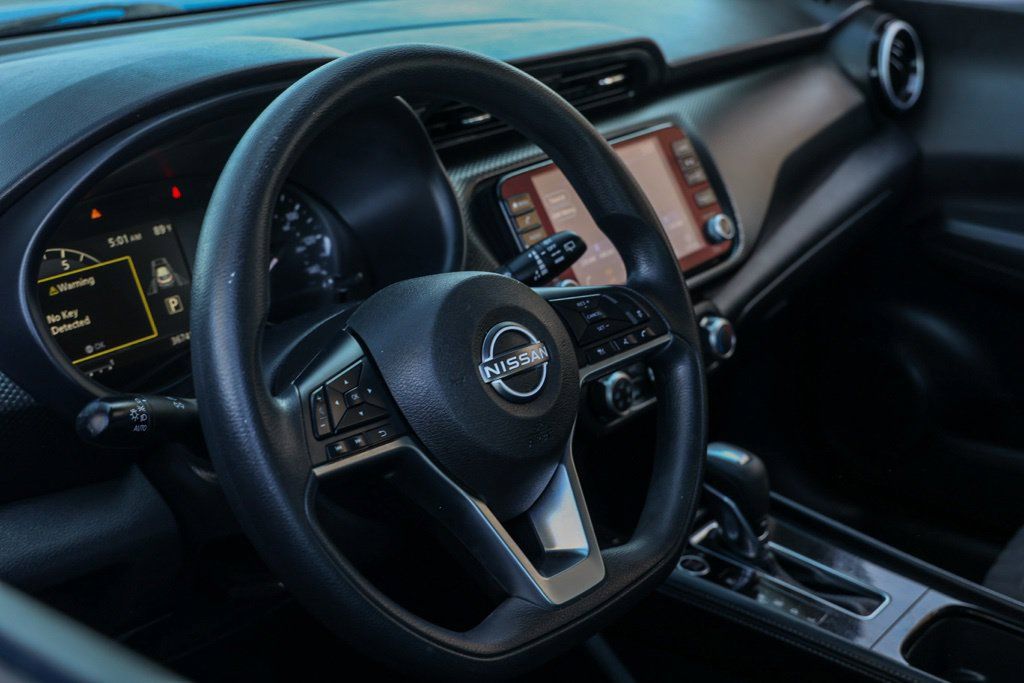 Used 2023 Nissan Kicks SV FWD image 15