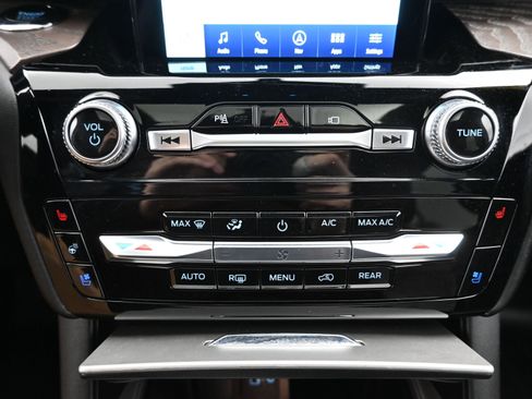 Used 2022 Ford Explorer Platinum w/ Equipment Group 601A image 17