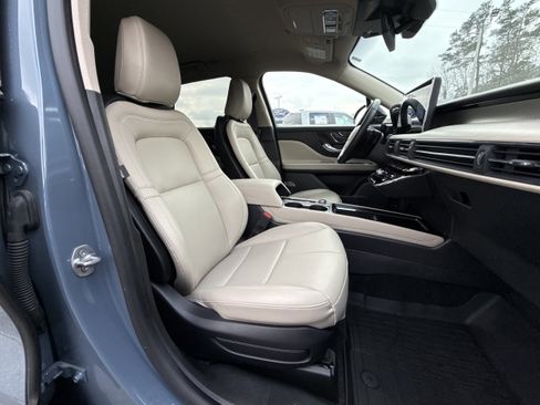 Used 2025 Lincoln Corsair FWD w/ Equipment Group 101A image 10