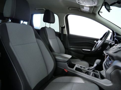 Used 2017 Ford Escape SE image 12