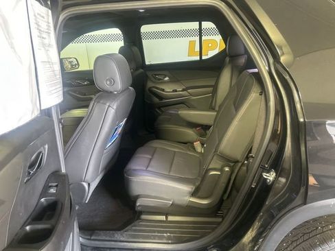Used 2023 Chevrolet Traverse RS AWD/4WD image 19