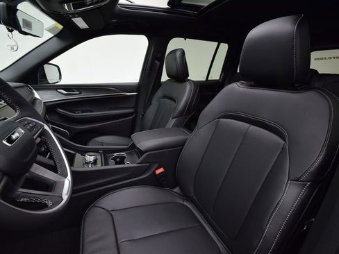 New 2025 Jeep Grand Cherokee Limited 4xe image 23