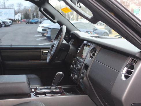 Used 2016 Ford Expedition EL Platinum image 20