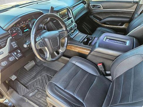Used 2019 GMC Yukon Denali w/ Denali Ultimate Package image 9