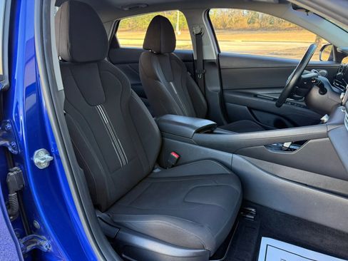 Used 2021 Hyundai Elantra SEL w/ Convenience + Premium Package image 26