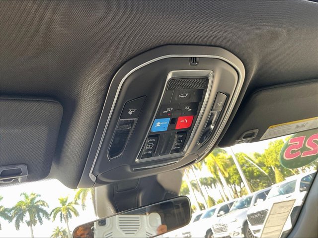 Used 2025 Jeep Grand Cherokee Altitude RWD image 24