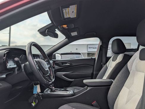 Used 2024 Chevrolet Trax RS w/ Driver Confidence Package FWD image 8