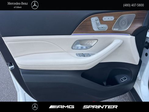 Used 2024 Mercedes-Benz GLS 450 4MATIC image 11