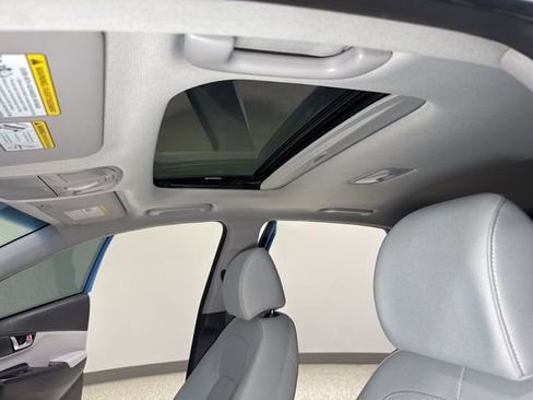 Used 2023 Hyundai Kona SEL w/ Convenience Package image 2