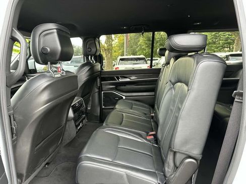 Used 2022 Jeep Wagoneer Series II image 8