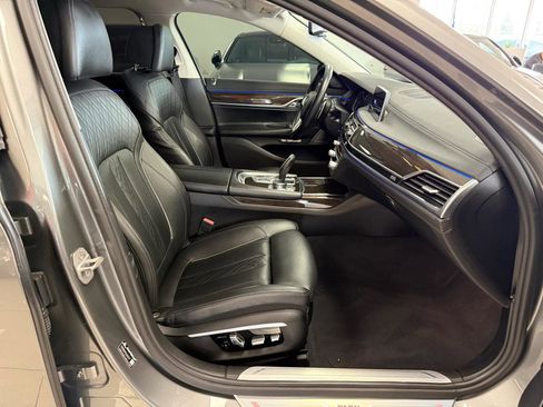 Used 2016 BMW 740i image 30