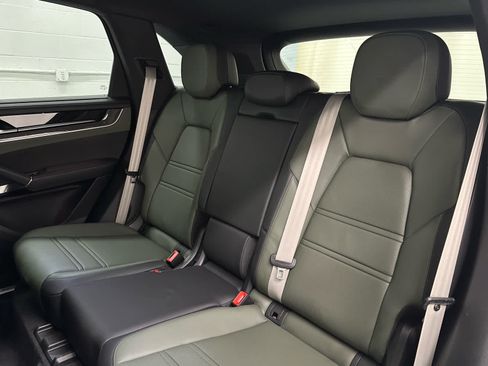 Used 2025 Porsche Cayenne S AWD/4WD image 16