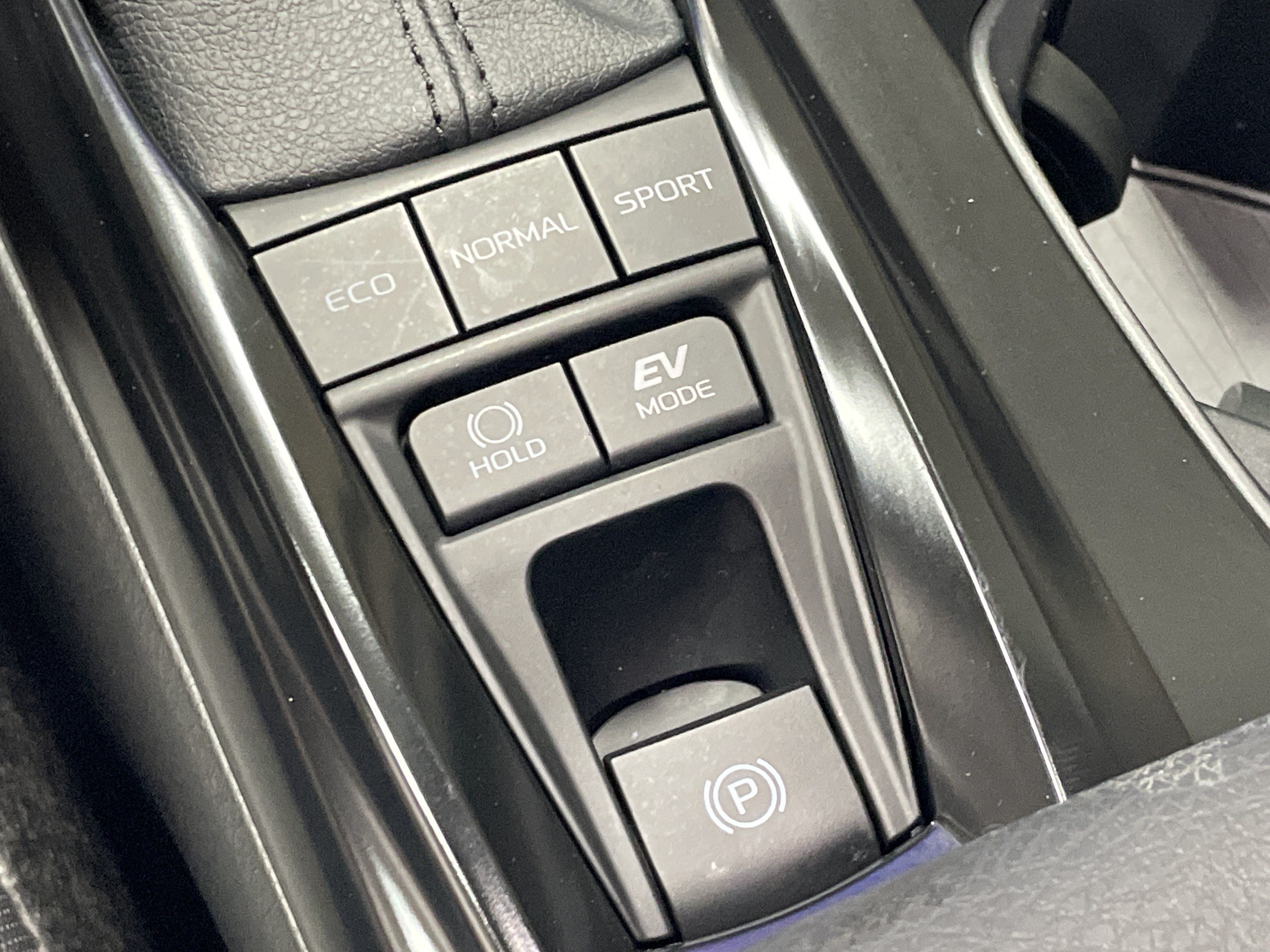 Used 2026 Toyota Camry SE FWD image 29
