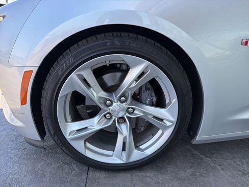 Used 2016 Chevrolet Camaro SS RWD image 5